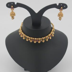Enduring Elegance with Jadhtar Necklace Sets