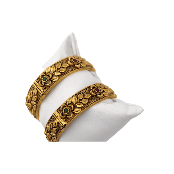 Traditional Antique Jadhtar Bangles a Timeless Elegance