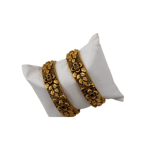 Traditional Antique Jadhtar Bangles a Timeless Elegance