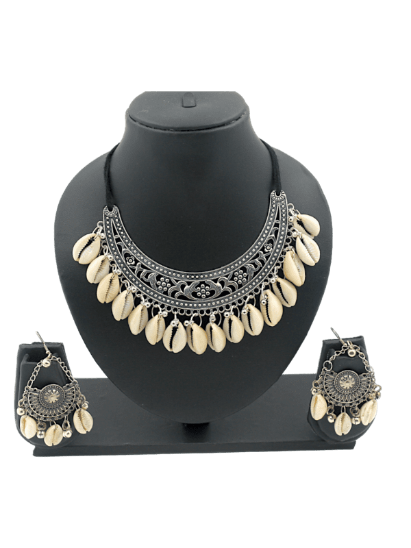 Choker Oxidized White Kaudi Necklace Set