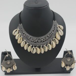 Choker Oxidized White Kaudi Necklace Set