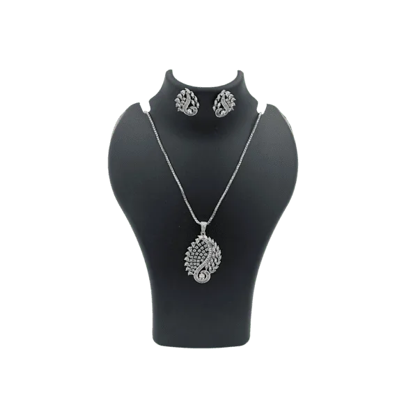 Radiant Circles: Round Shaped Diamond Pendant Set