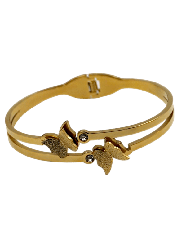 Wrist Wings: Stylish Butterfly Bracelet Delight