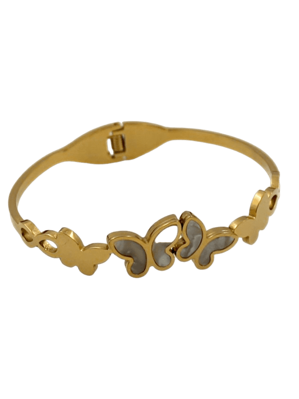 Butterfly Bracelet: Elegance Wrapped in Style