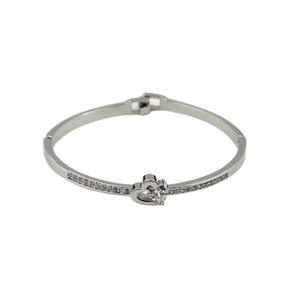 Glimmering Sophistication: Silver Diamond Bracelet Adornments