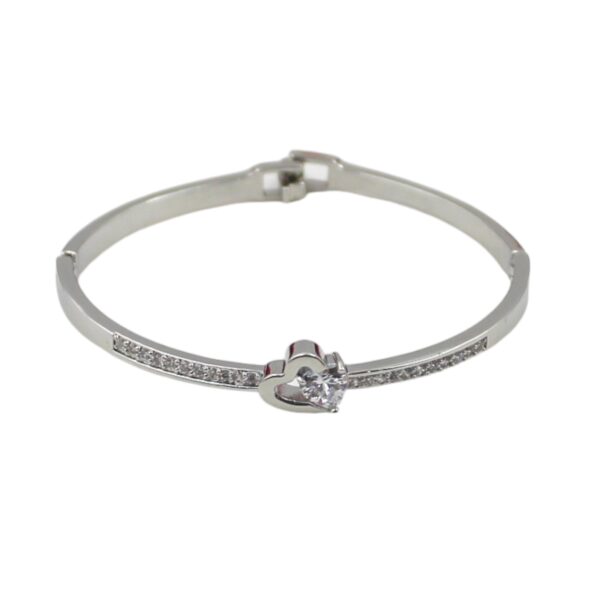 Glimmering Sophistication: Silver Diamond Bracelet Adornments