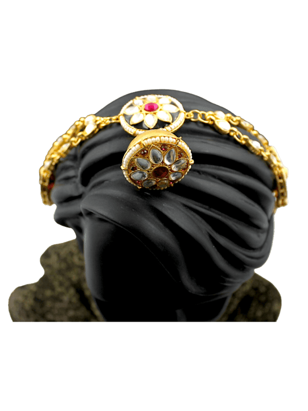 Elegant Bor Style Matapati: Trio Stones