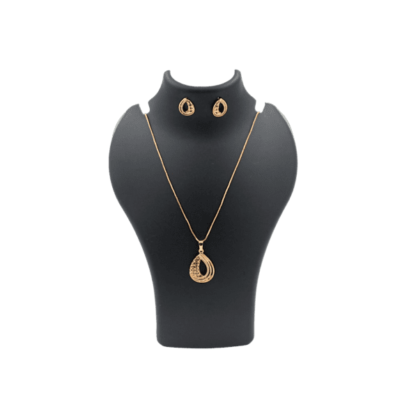 Golden Leap Elegance: Diamond Pendant Set