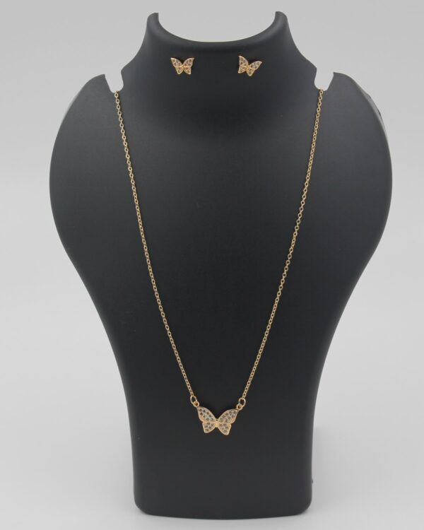 "Butterfly Elegance: Pendant Set with Graceful Wings"