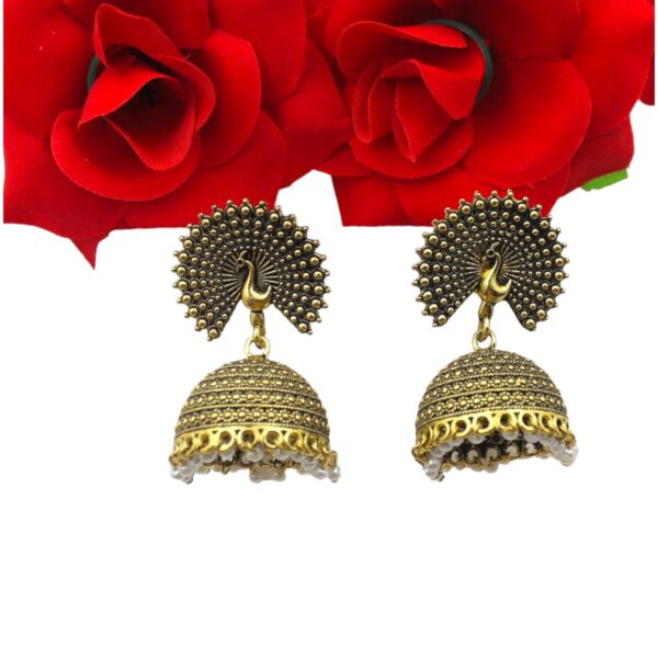 Sophistication Revealed: Cultural Charms in Jhumkas