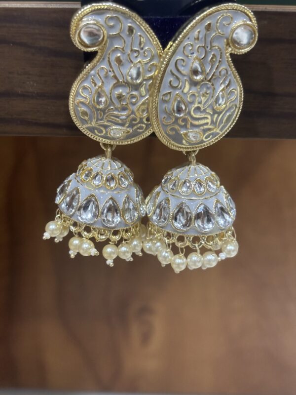 Beautiful Traditional Jhumka: Classic Elegance