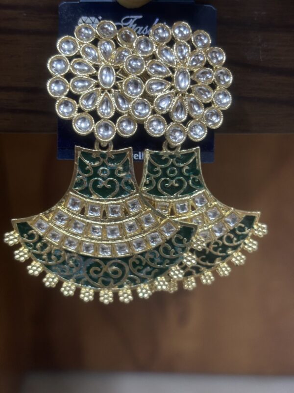 Elegant Traditional Jhumka: Perfect Heritage Style