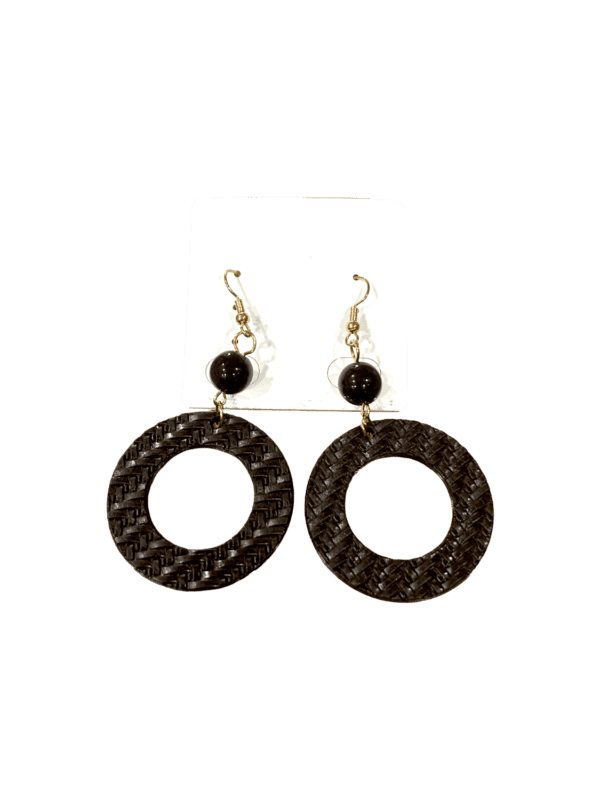 Versatile Solid Earrings for All-Day Wear