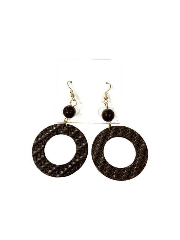 Versatile Solid Earrings for All-Day Wear