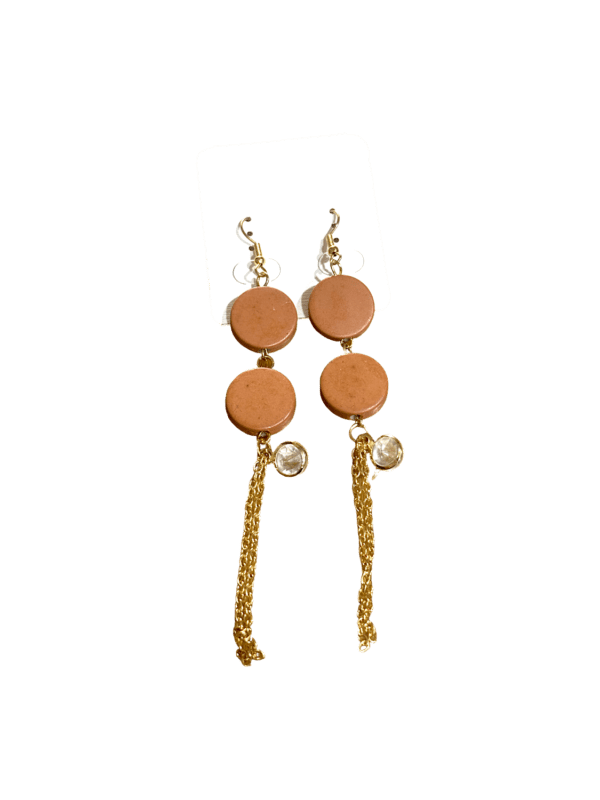 Solid Earrings to Enhance Your Elegance